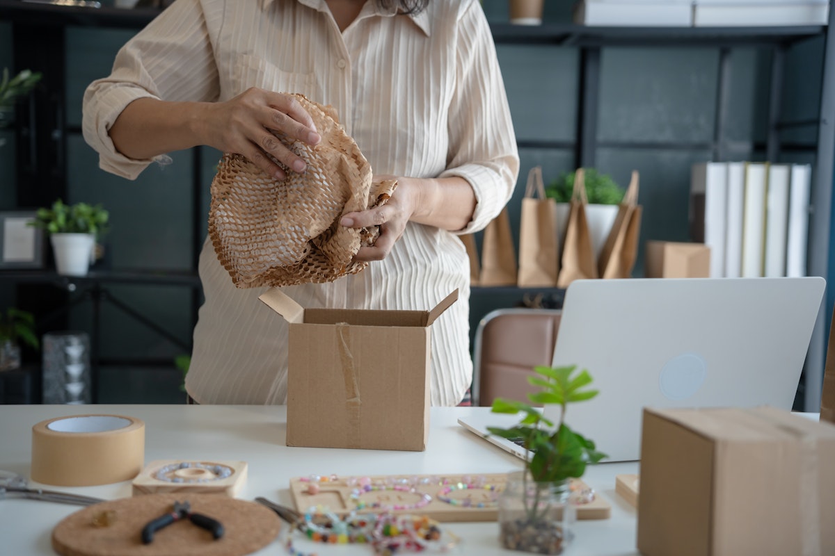 Jewellery packer