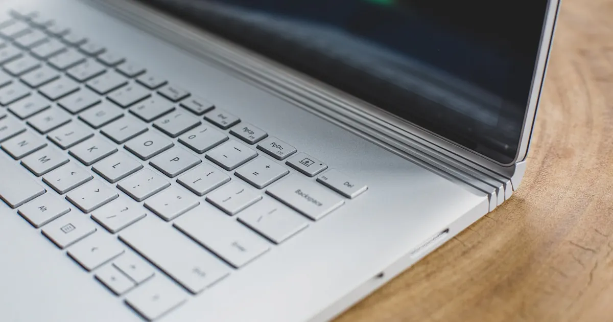 Ordinateur portable Microsoft Surface — infogérance vs informaticien interne