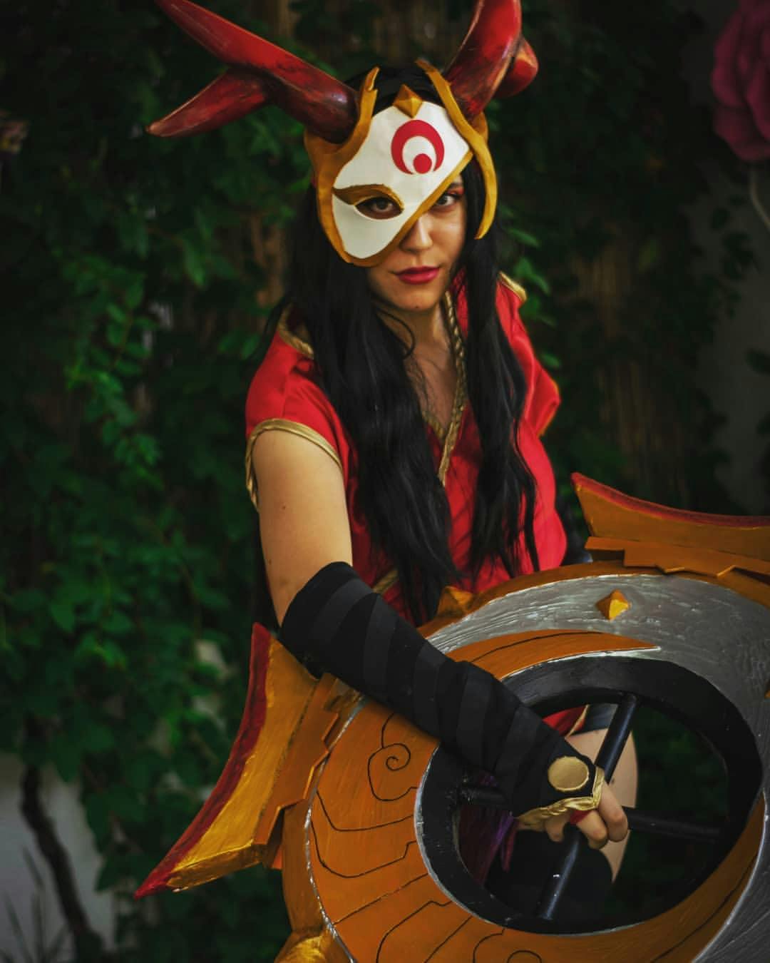 Merrlia Cosplay in her costume for Blood Moon Sivir from League of Legends.
