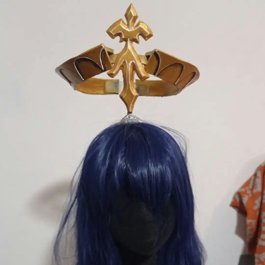 Paimon's crown from Genshin Impact made by Merrlia.