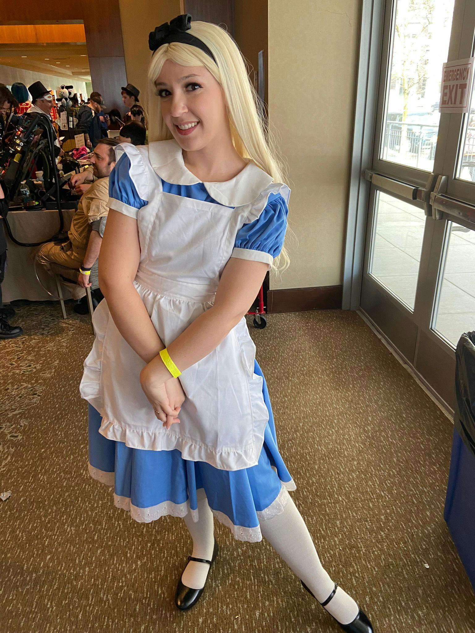 Alice cosplay