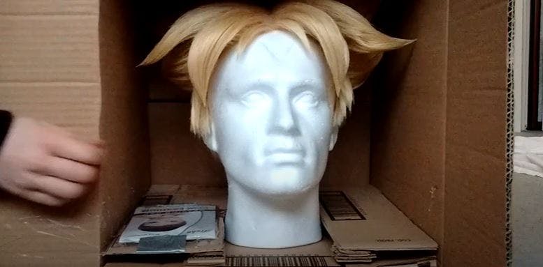Nomes Cosplay shows how to pack a styled wig for transport.
