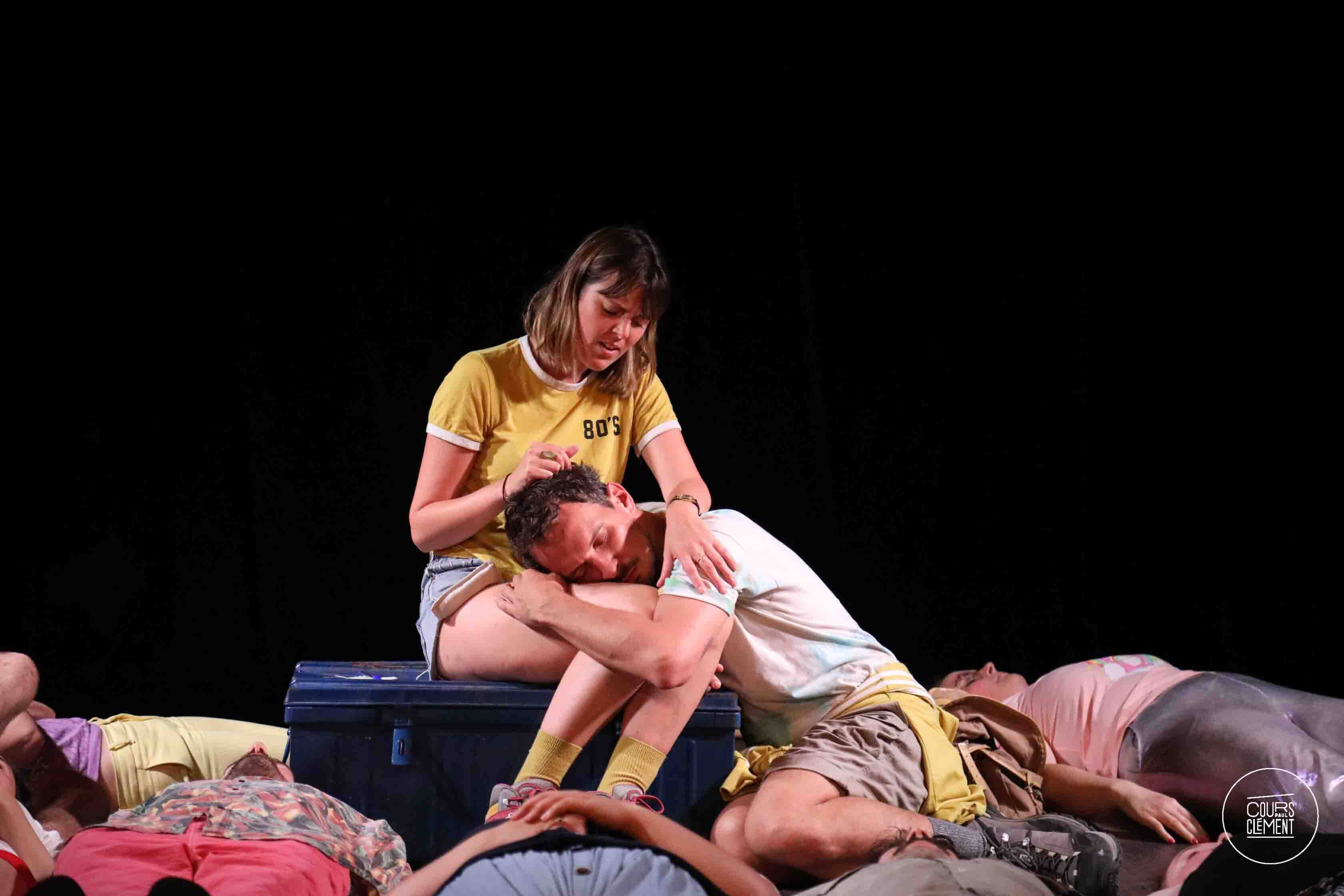 cours de théâtre intermédiaire cours clément photo spectacle au fond du trou mise en scène marie suran