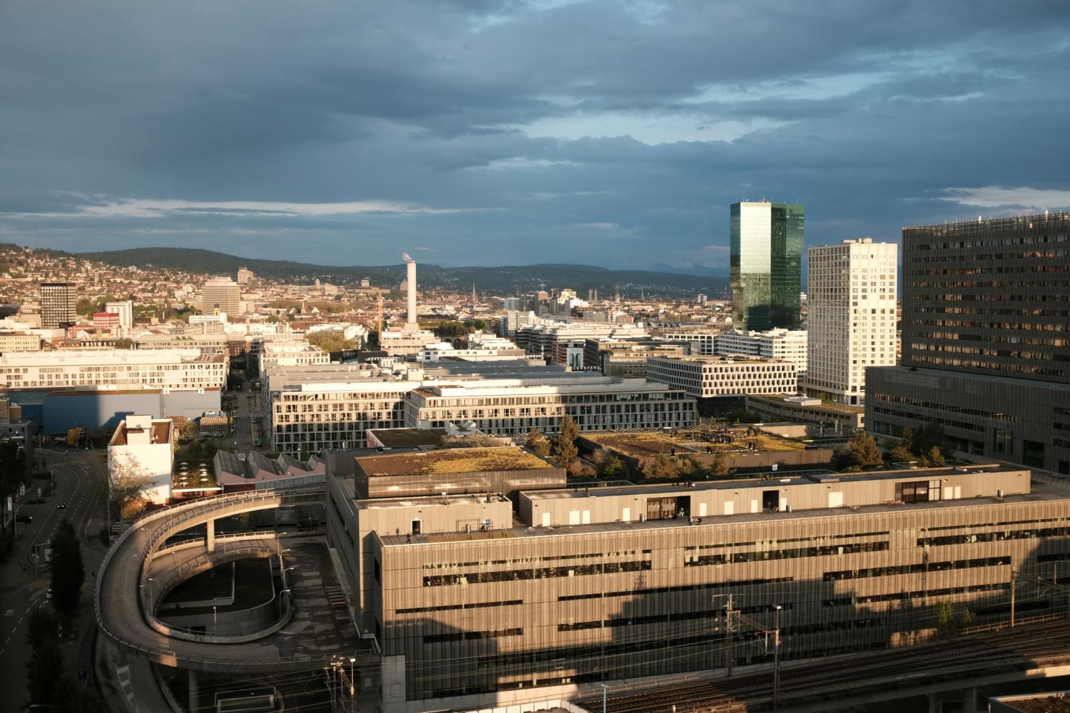 Aussicht aus Skribble's neuem Büro an der Förrlibuckstrasse 190, Zürich im 16. Stock.