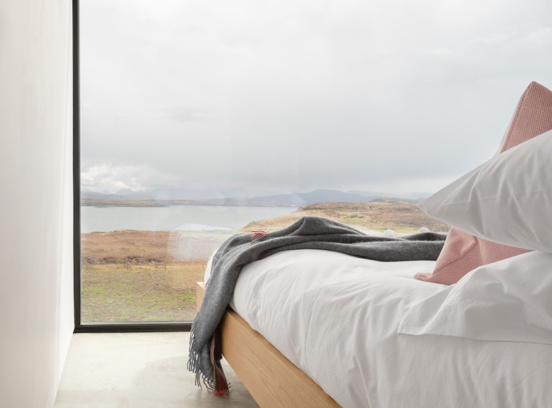 Harlosh Black h bedroom