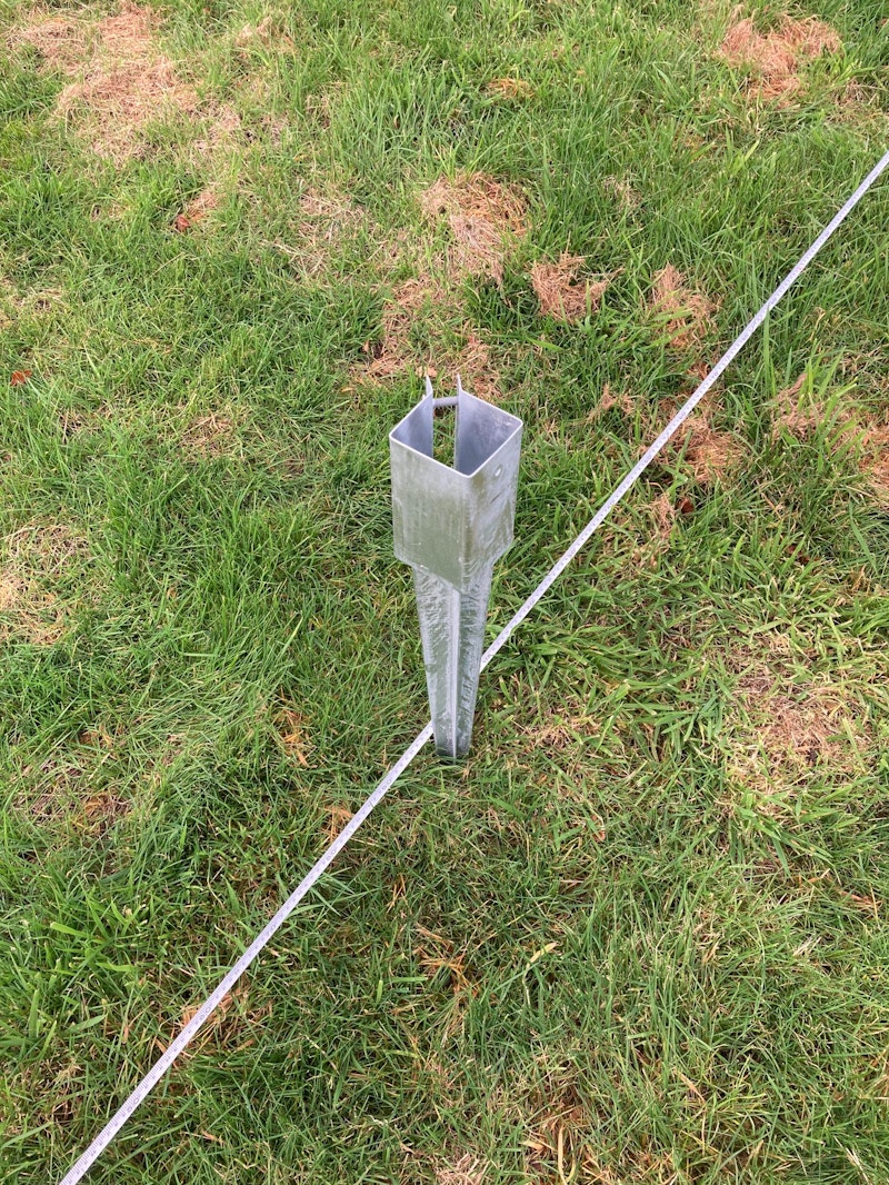 Distance of a shadow ground spike installation