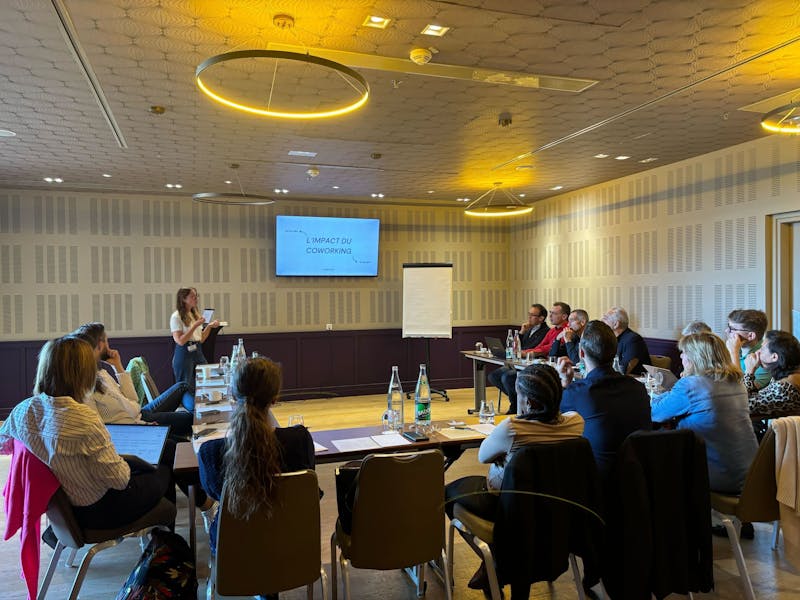Pauline Roussel at a coworking seminar.