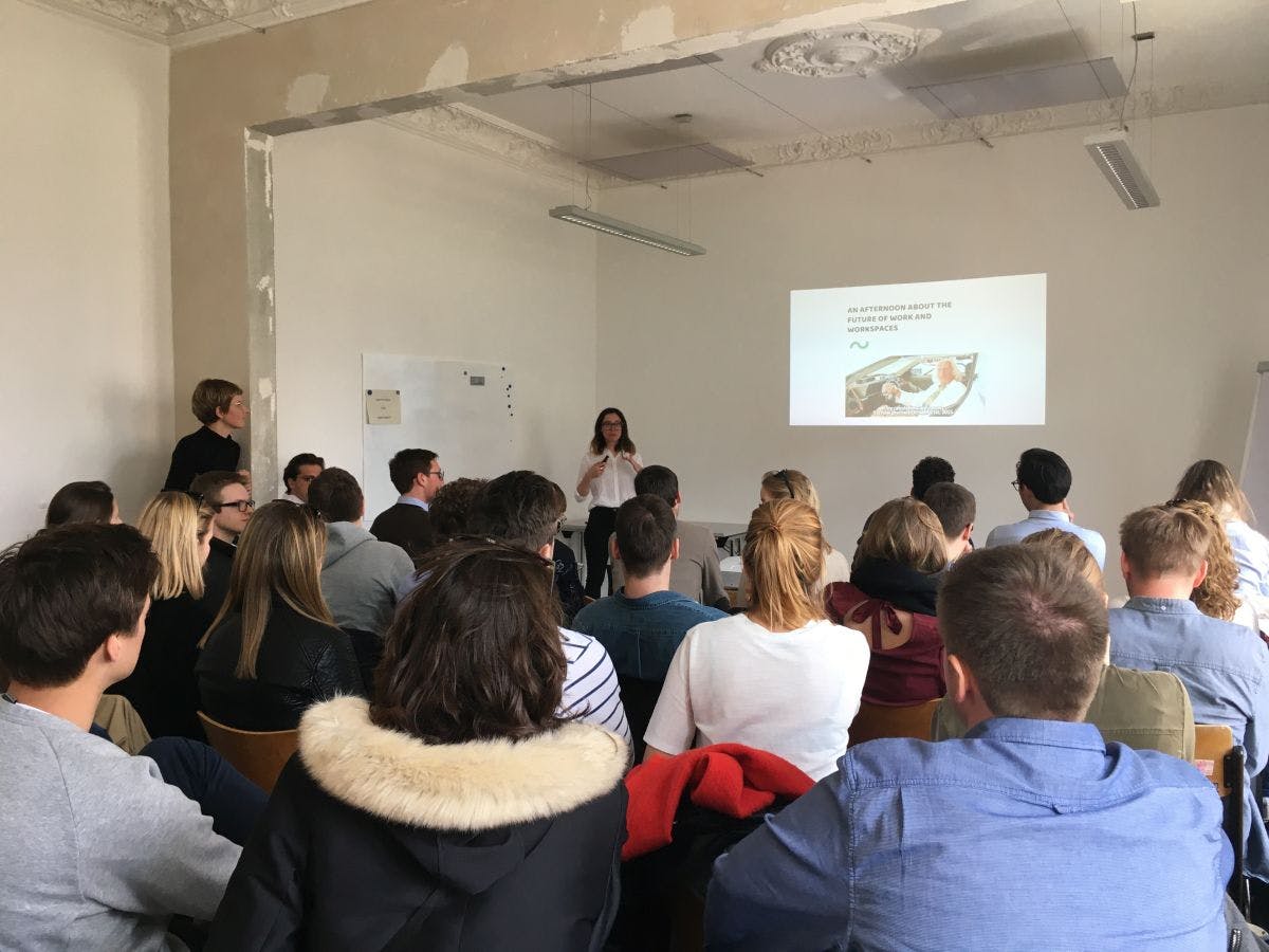 Pauline presenting to Vlerick Business School students
