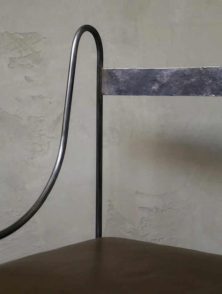 Cox-London-Furniture-Lighting-and-Art-Studio-Ogun I-02
