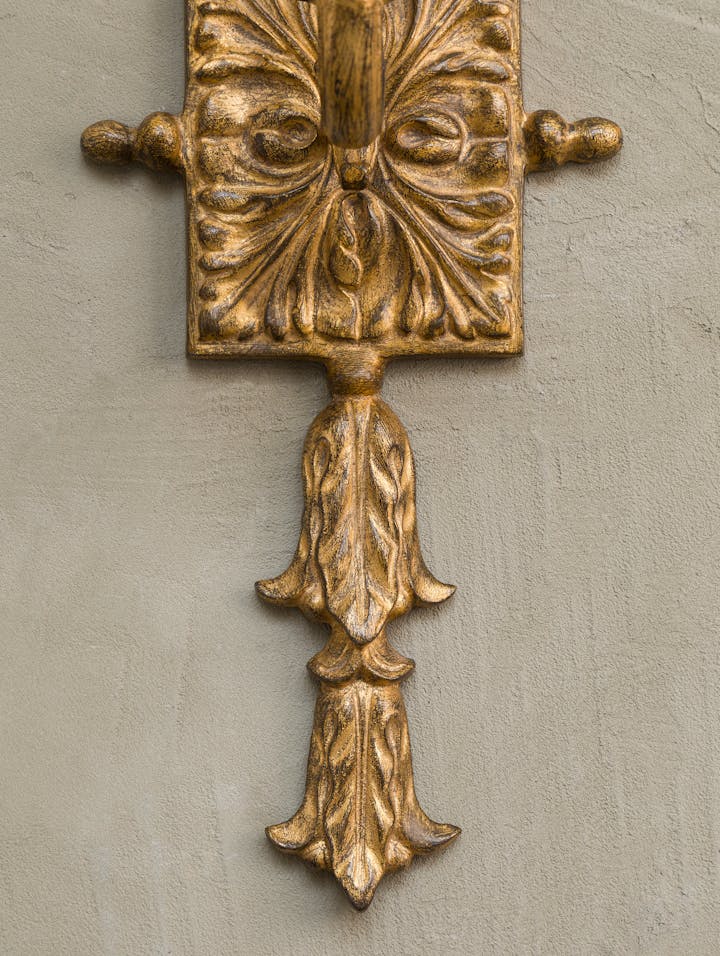 Cox-London-Furniture-Lighting-and-Art-Studio-CPW04 Acanthus Wall Light-06