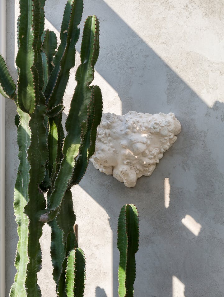 Cox-London-Furniture-Lighting-and-Art-Studio-CPW34 Gesso Burr Wall Light-11