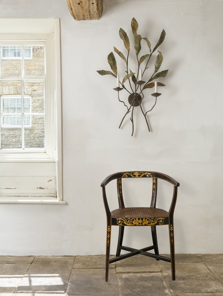 Cox-London-Furniture-Lighting-and-Art-Studio-CPW42-Magnolia Wall Light-01