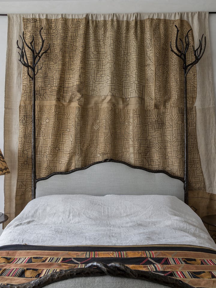 Cox-London-Furniture-Lighting-and-Art-Studio-CPF44-Forged-Iron-Branch-Bed-01