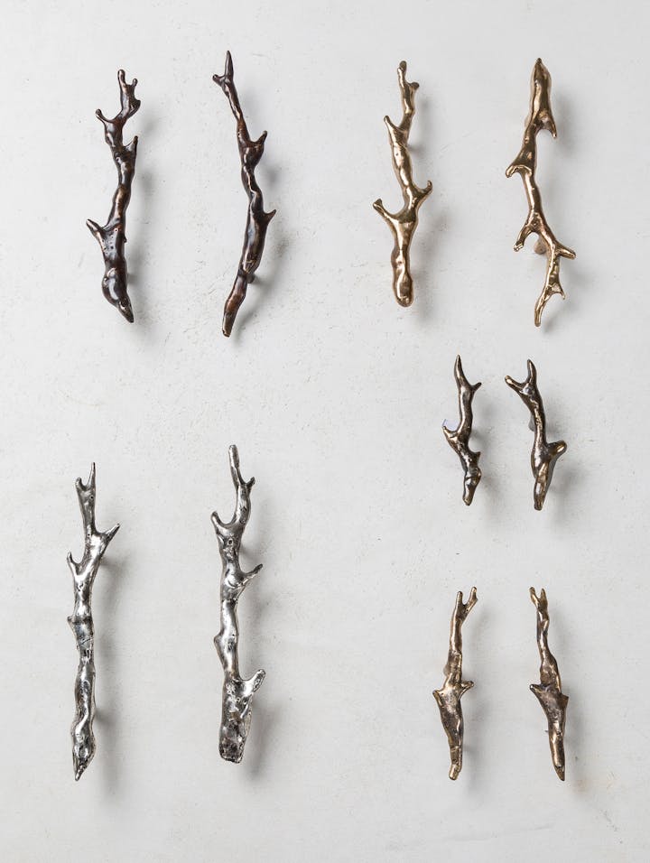 Cox-London-Furniture-Lighting-and-Art-Studio-CPF50-Coral-Inspired-Cupboard-Handles-01