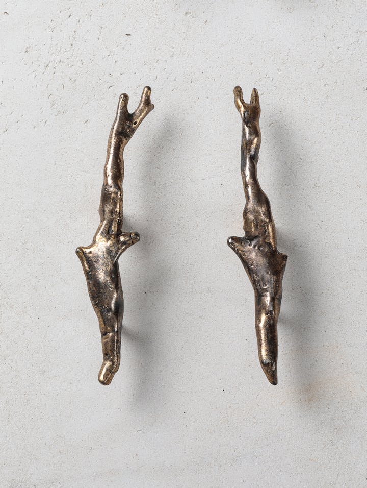 Cox-London-Furniture-Lighting-and-Art-Studio-CPF50-Coral-Inspired-Cupboard-Handles-05