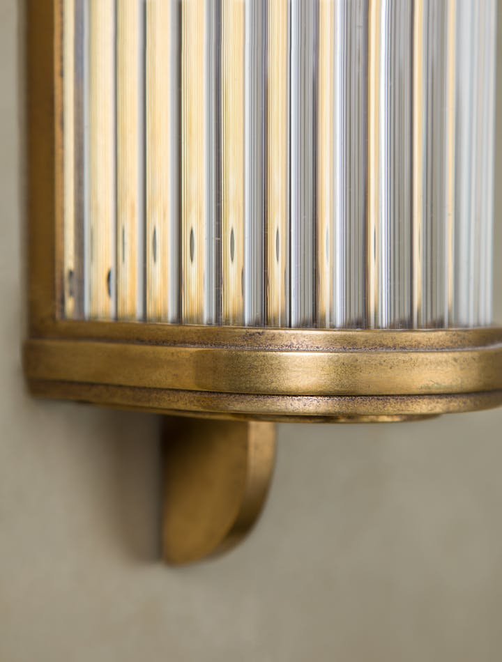 Cox-London-Furniture-Lighting-and-Art-Studio-Small-Reeded-Wall-Light-05