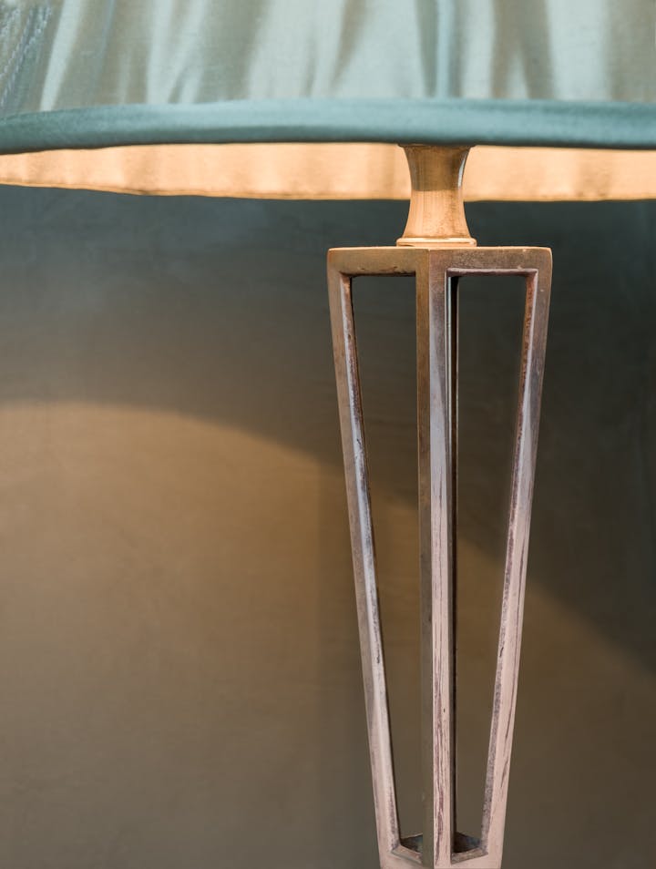Cox-London-Furniture-Lighting-and-Art-Studio-Obelisk-Table-Lamp-05