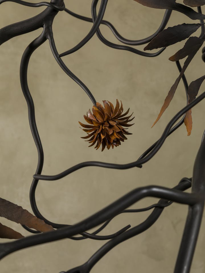 Cox-London-Furniture-Lighting-and-Art-Studio-Queen-Of-The-Night-04