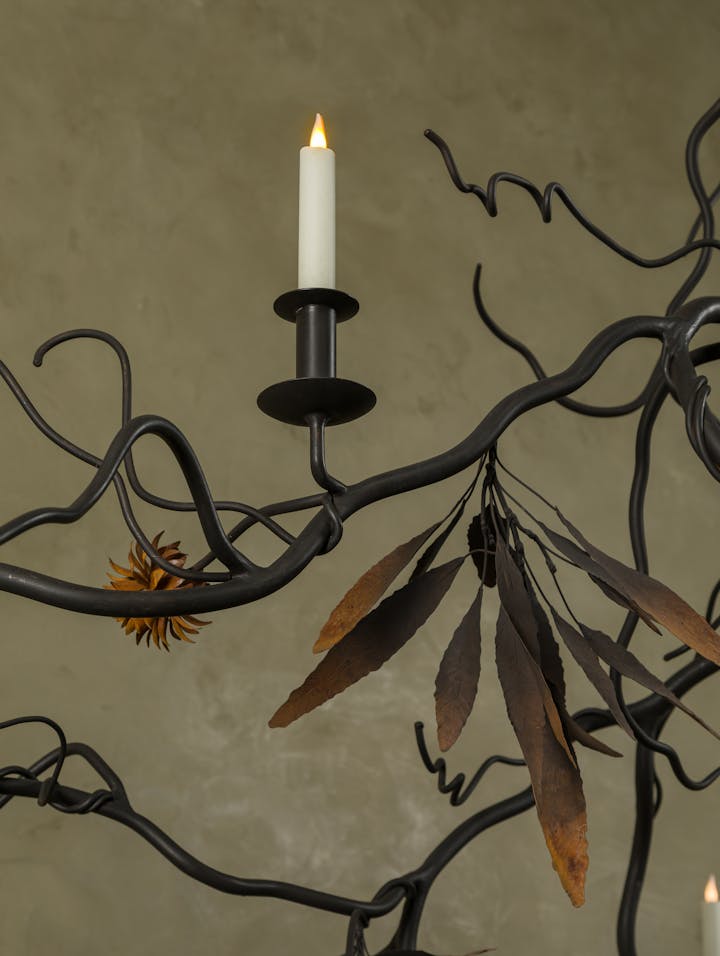 Cox-London-Furniture-Lighting-and-Art-Studio-Queen-Of-The-Night-05