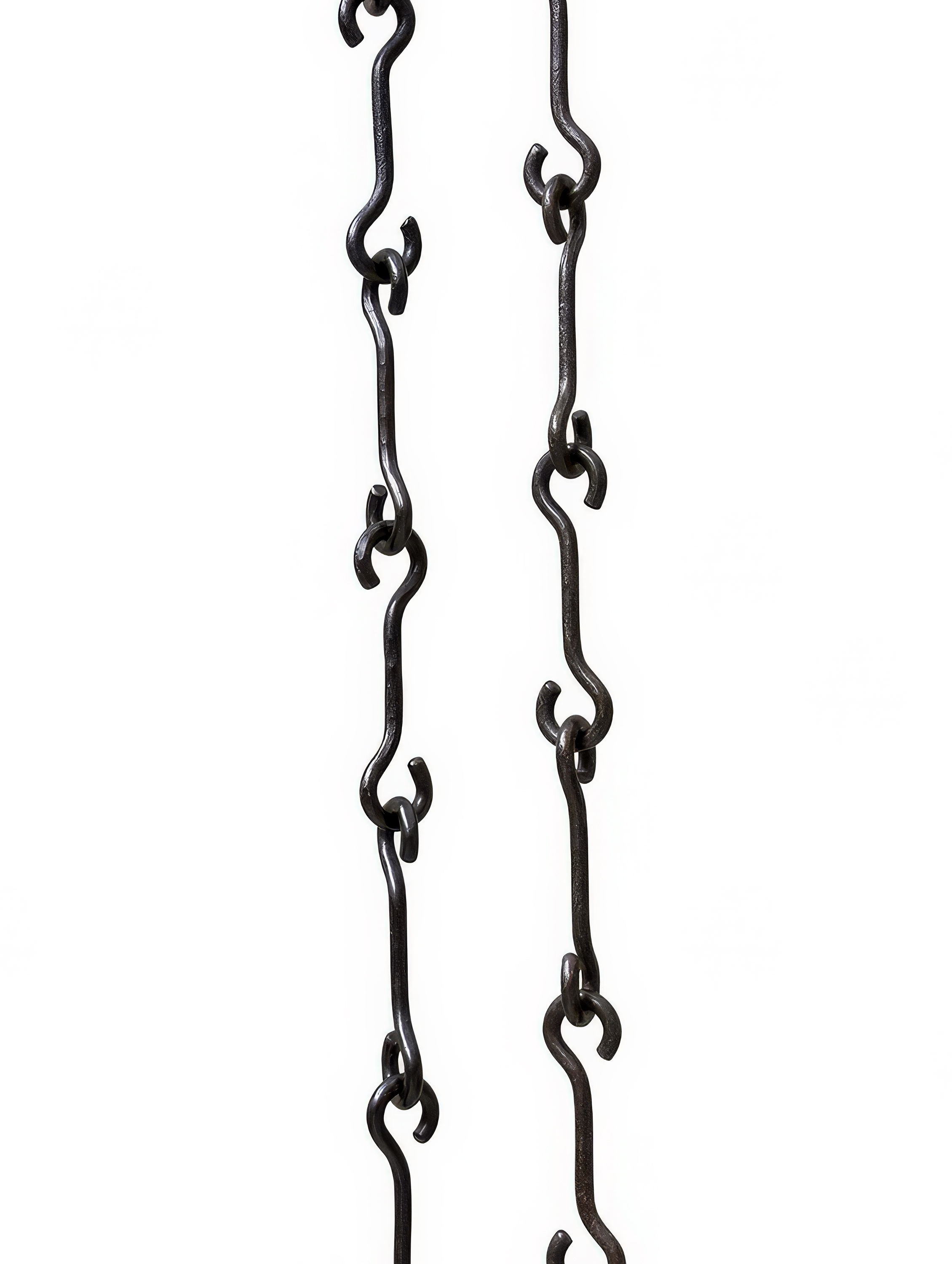 Cox-London-Furniture-Lighting-and-Art-Studio-02-Wrought Iron Chain-Ferro Vitro