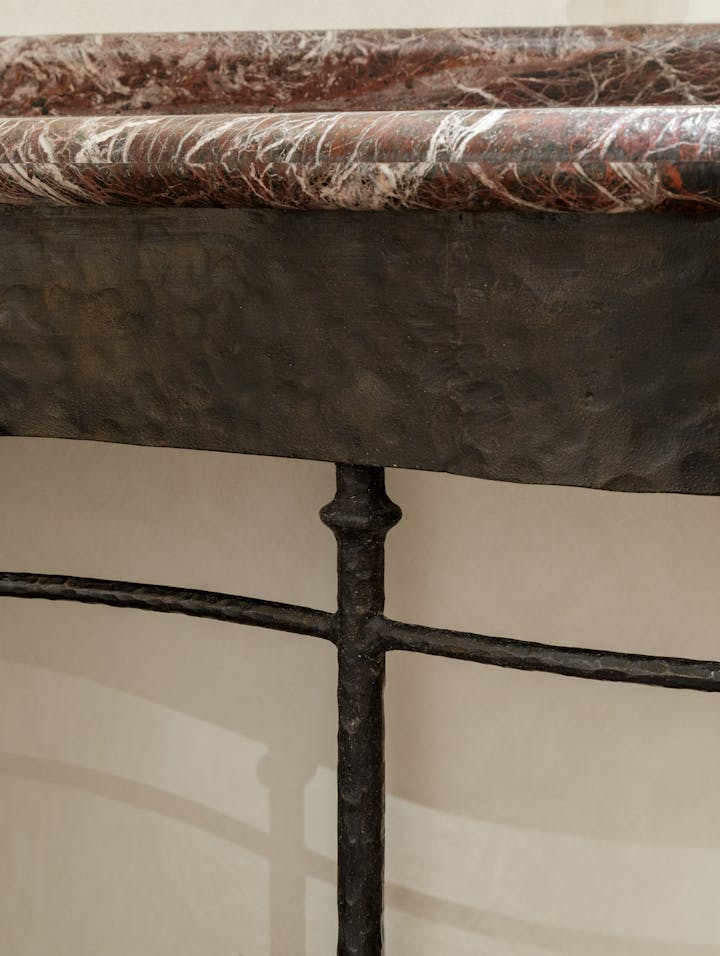 Rosso Washstand