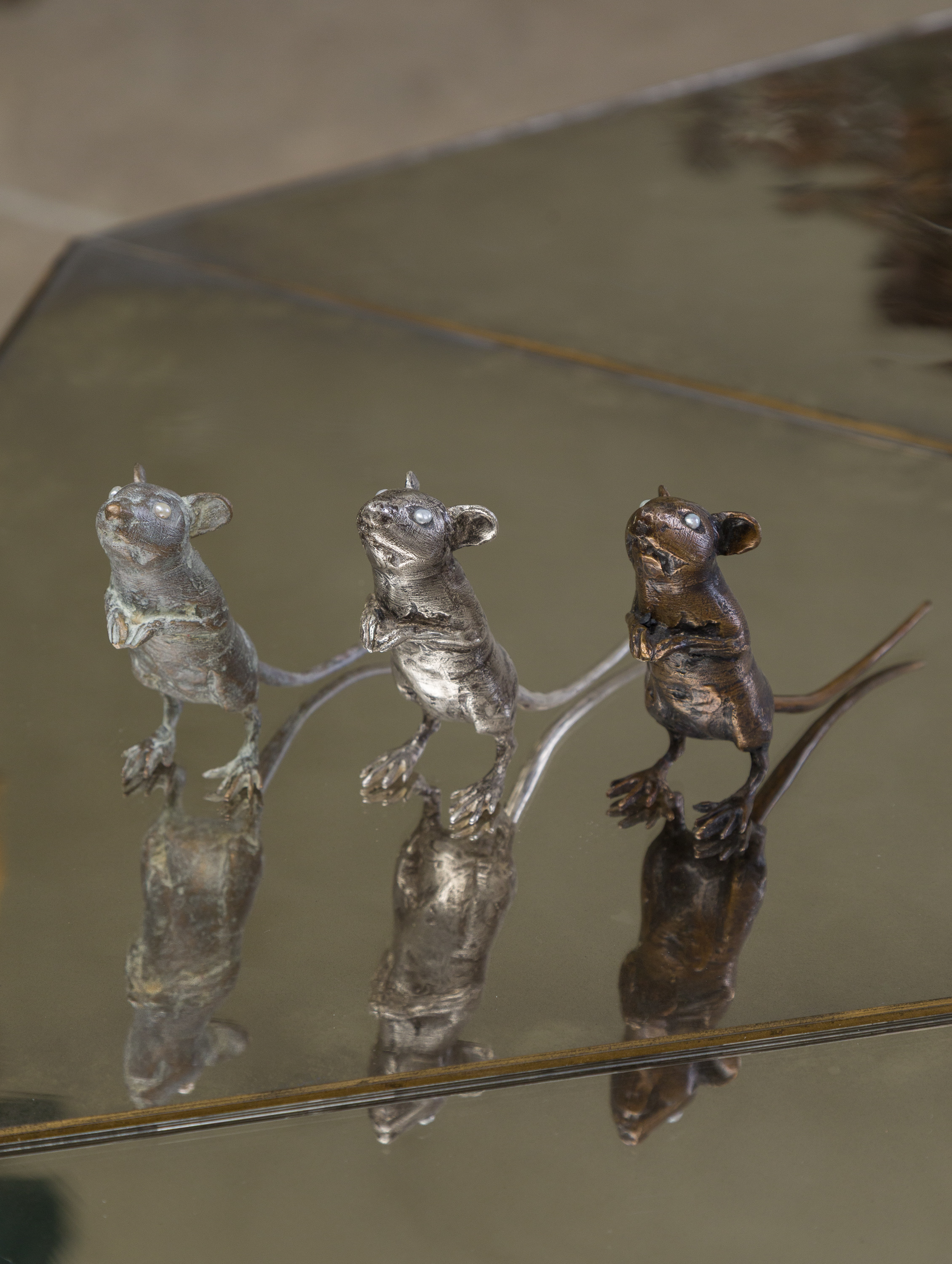 Cox-London-Furniture-Lighting-and-Art-Studio-Curious Mouse - all finishes-01