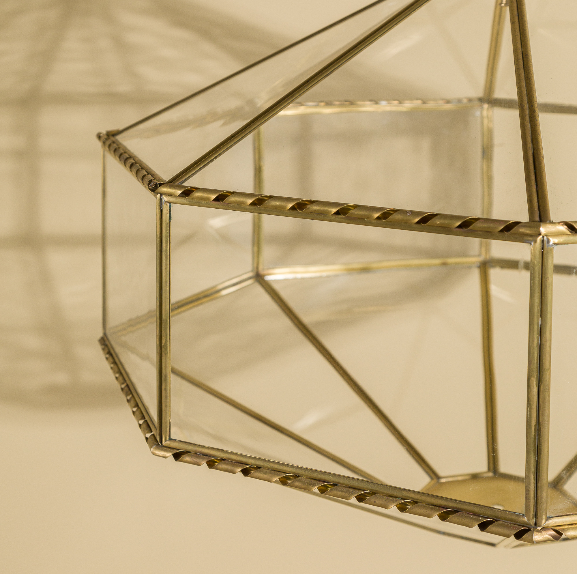 Cox-London-Furniture-Lighting-and-Art-Studio-Lighting-Clear-Golden-Octavia-Spin