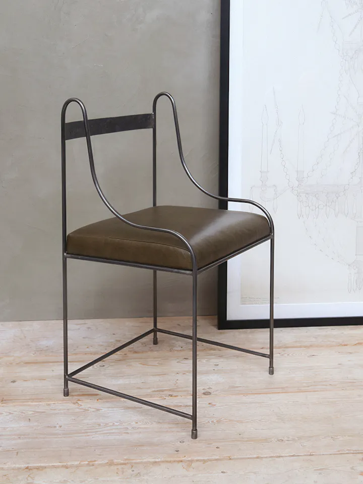 Cox-London-Furniture-Lighting-and-Art-Studio-Ogun I-01