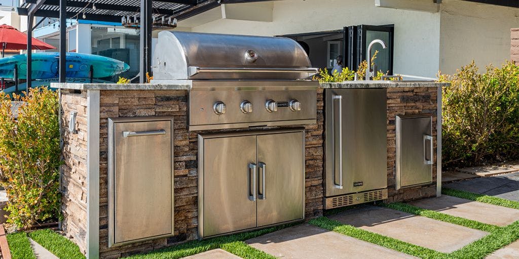 Coyote Outdoor Kitchen in California