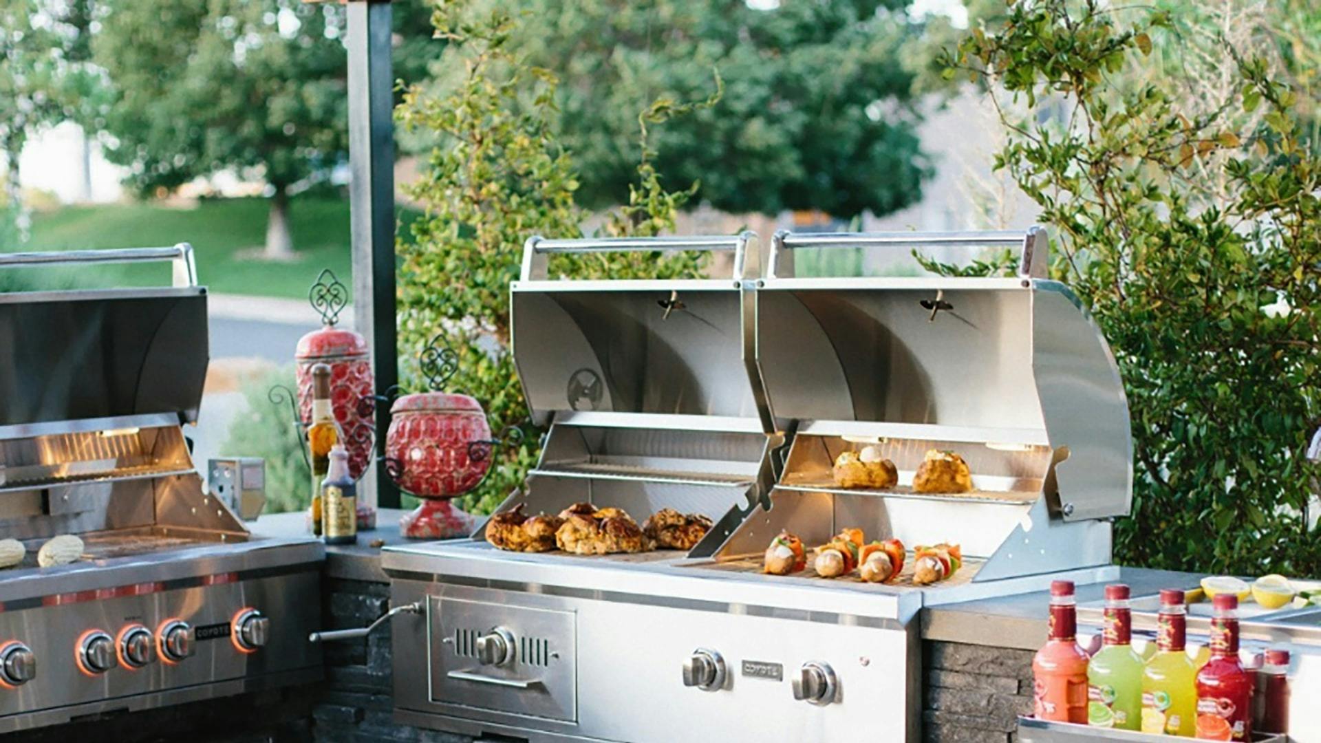 coyote hybrid gas charcoal grill