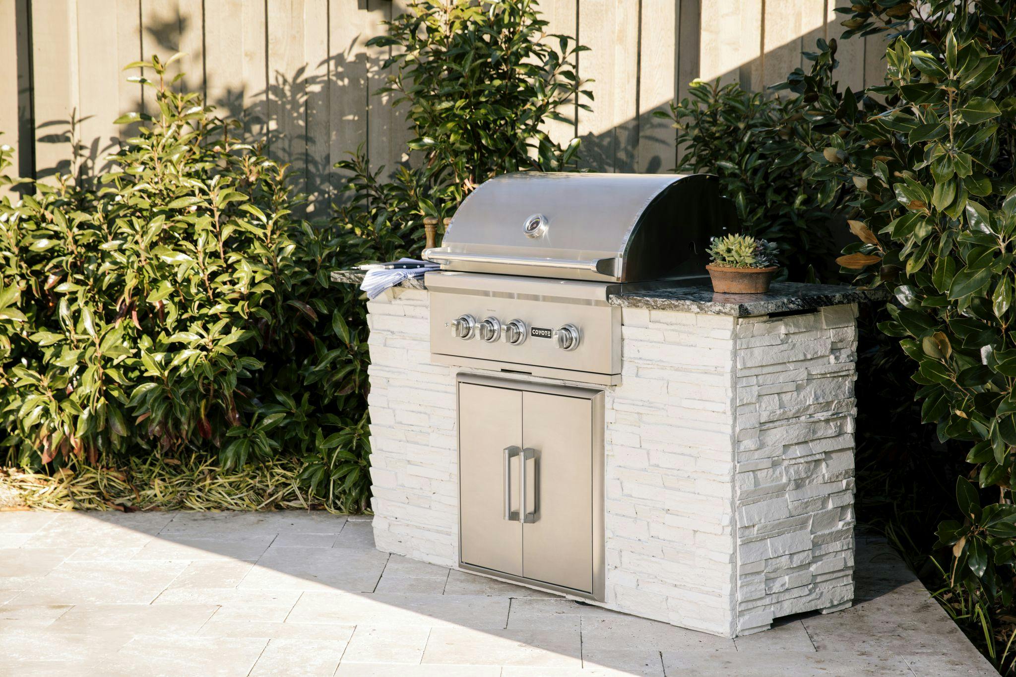 coyote built in gas grill