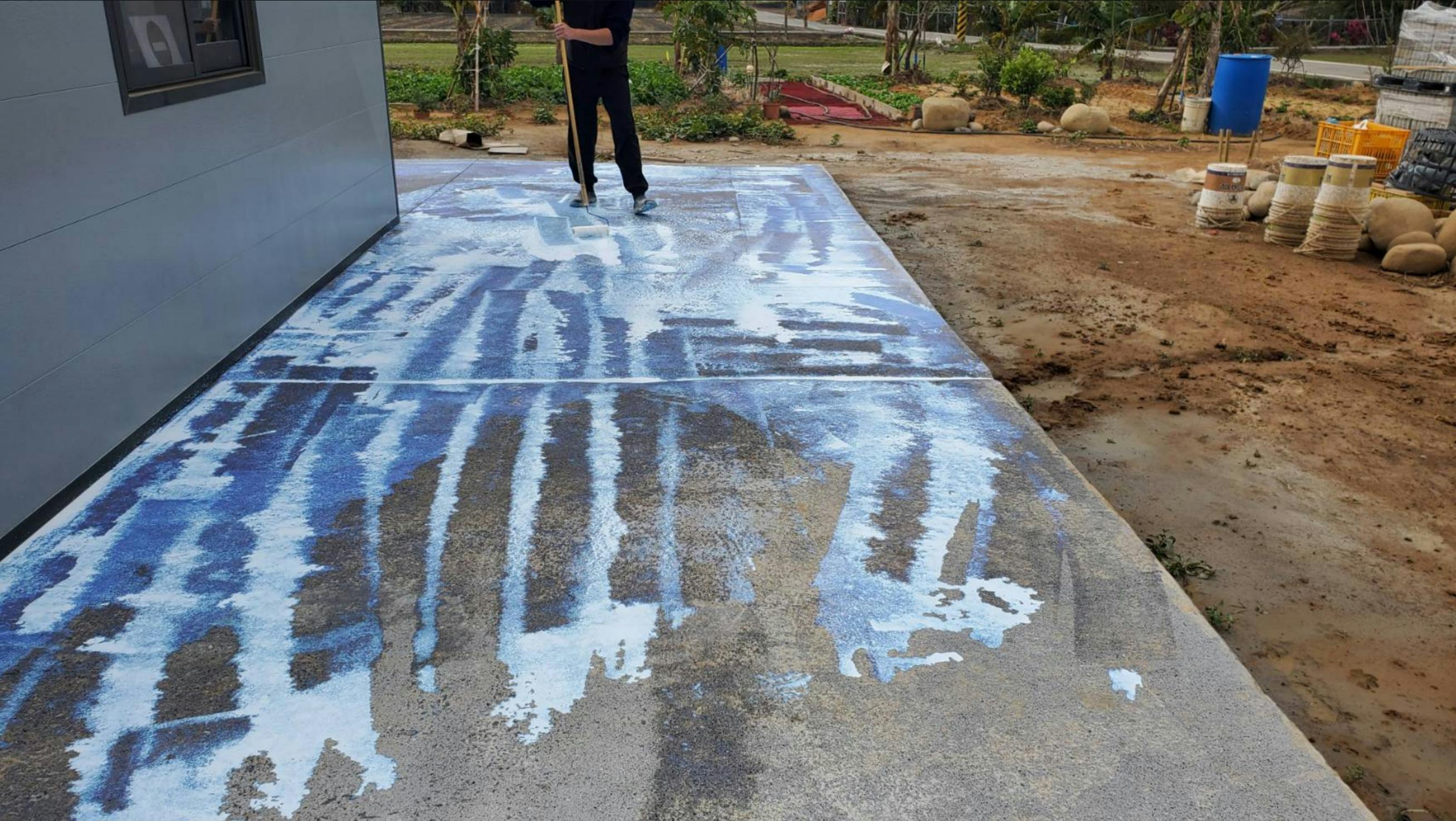 Apply a thin uniform coating of AP-200 (diluted with 3X volumes of water) using either a spray or a roller brush.