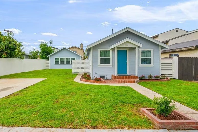 2-Bedroom, 1-Bathroom Single-Family Home in Long Beach, Los Angeles