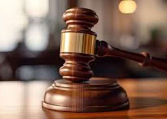 V/R: Father impregnates 14-year-old daughter