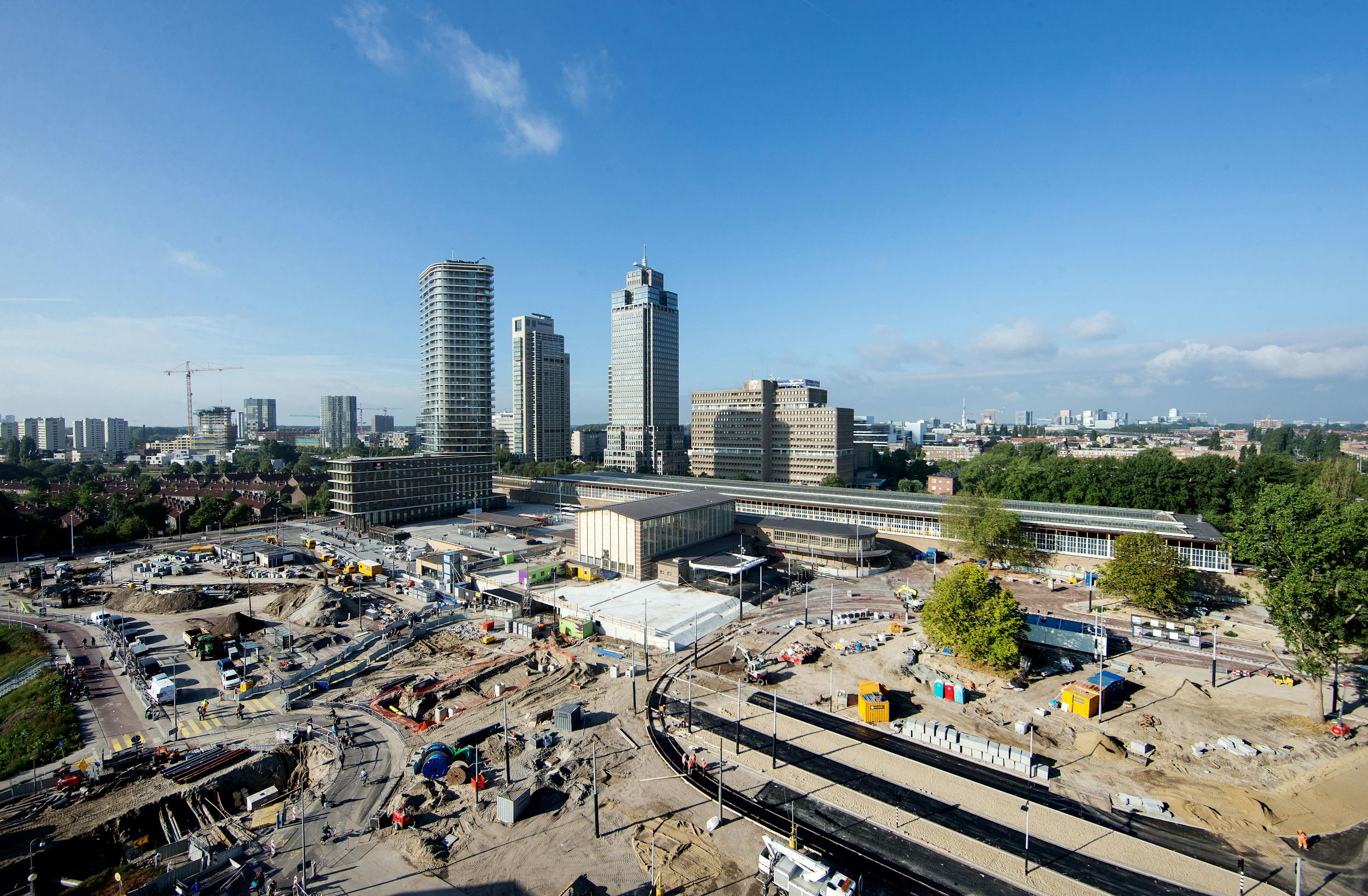 Herinrichting Julianaplein en Amstelstation in uitvoering