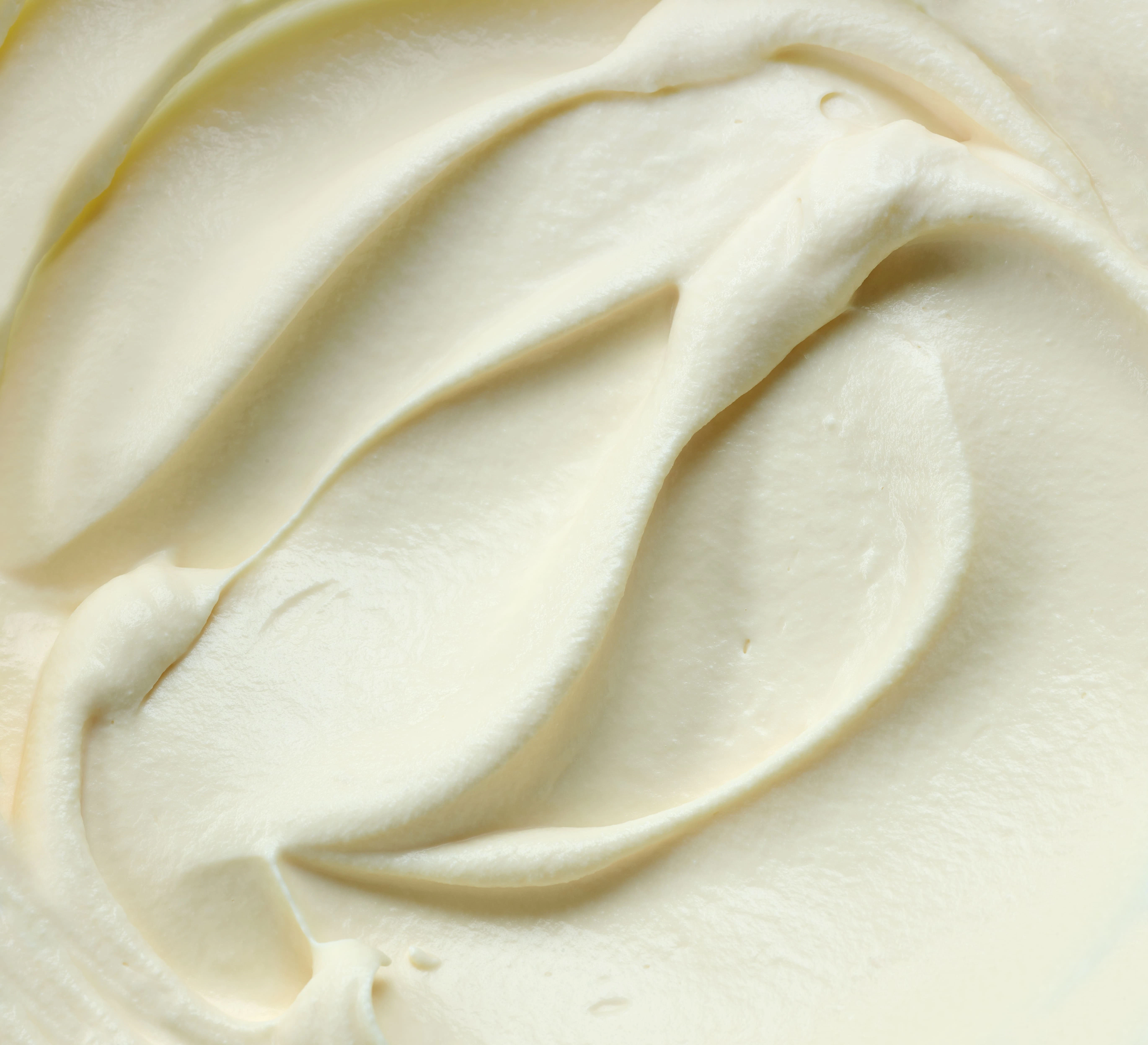 Waves of cream coloured mascarpone.