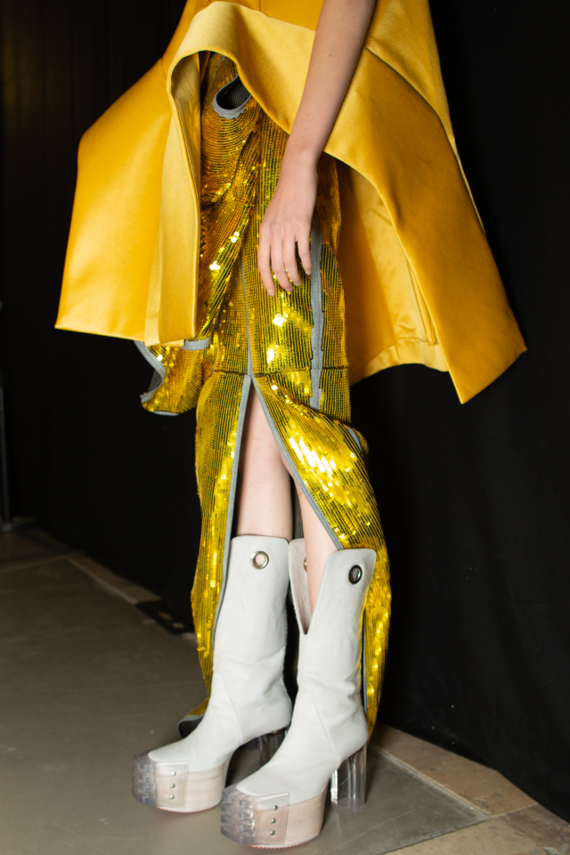 RICK OWENS BACKSTAGE WOMENS SS20 TECUATL