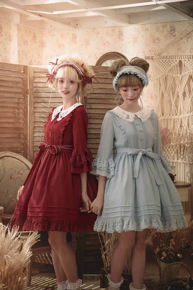 Japanese Lolita fashion looks