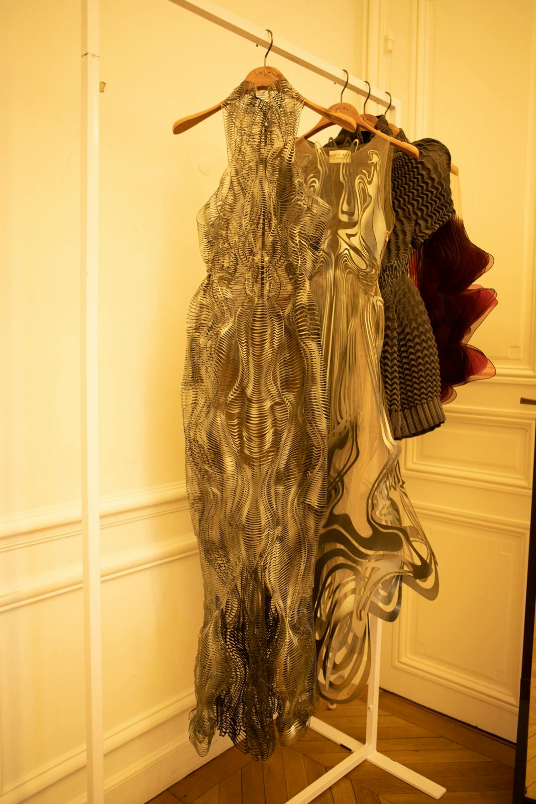 iris van herpen fw20 long black and white dress couture