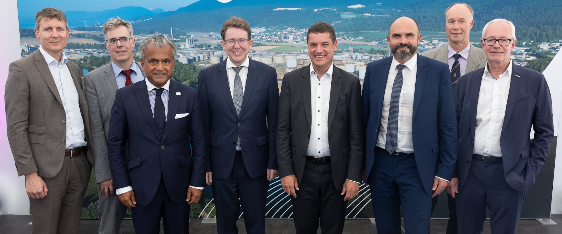 Inauguration of the VARO Energy solar farm with Groupe E, CSEM and political figures