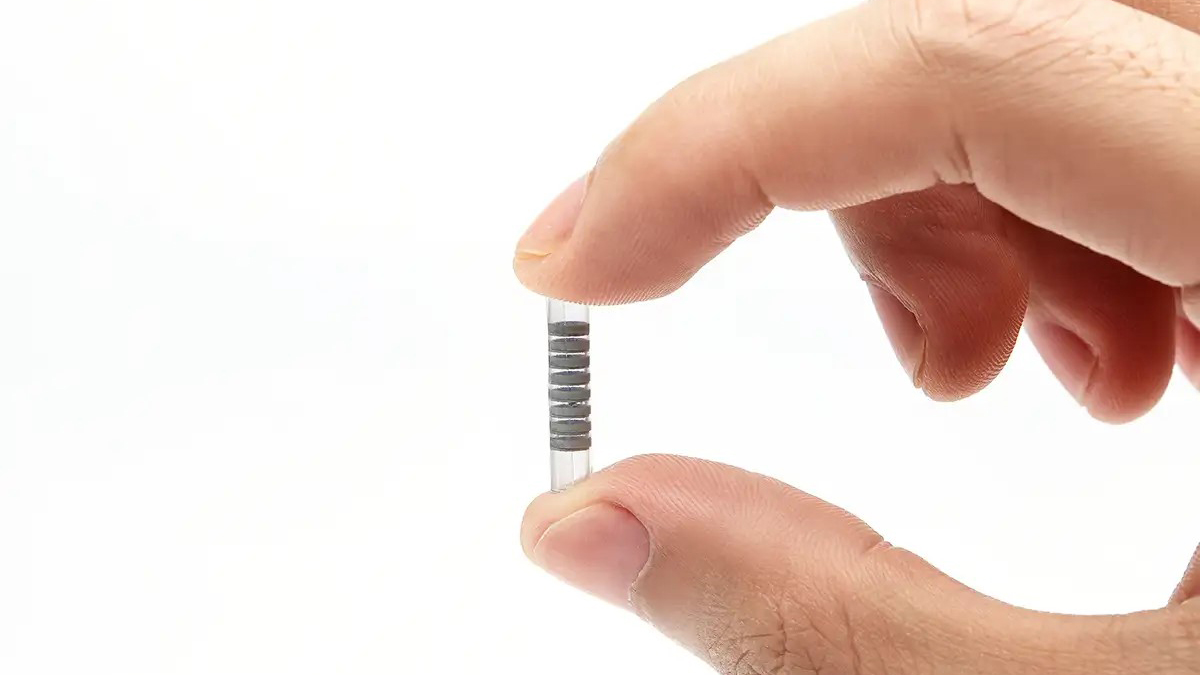 Small-diameter electronic blood vessel