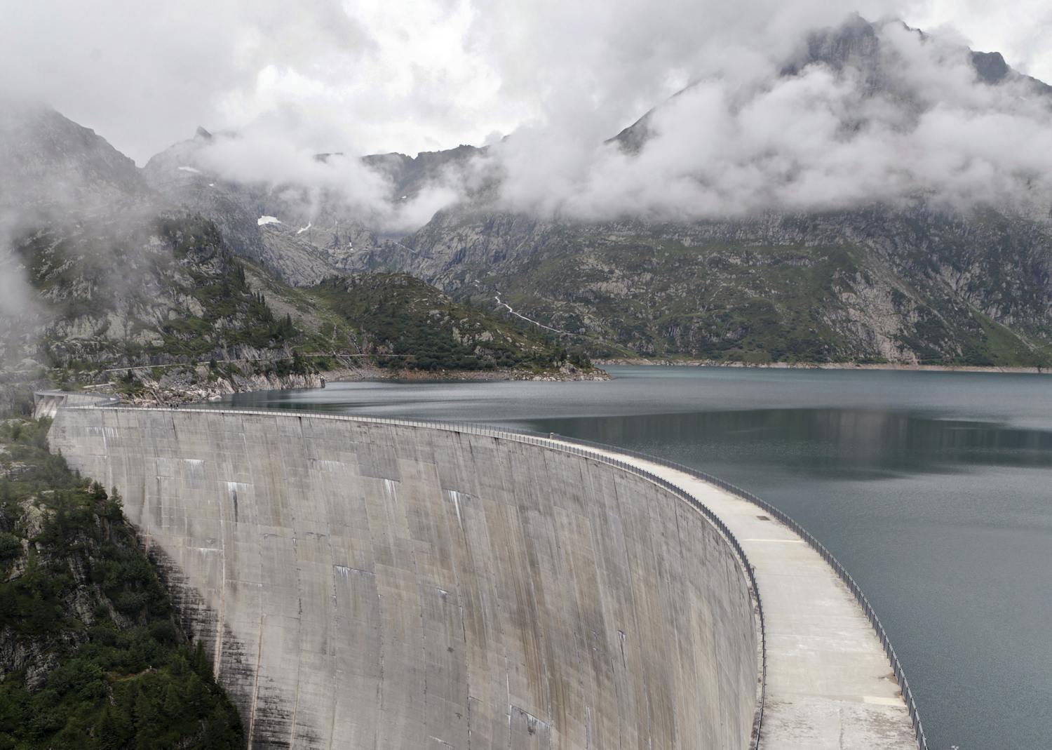 A water dam in the mountains