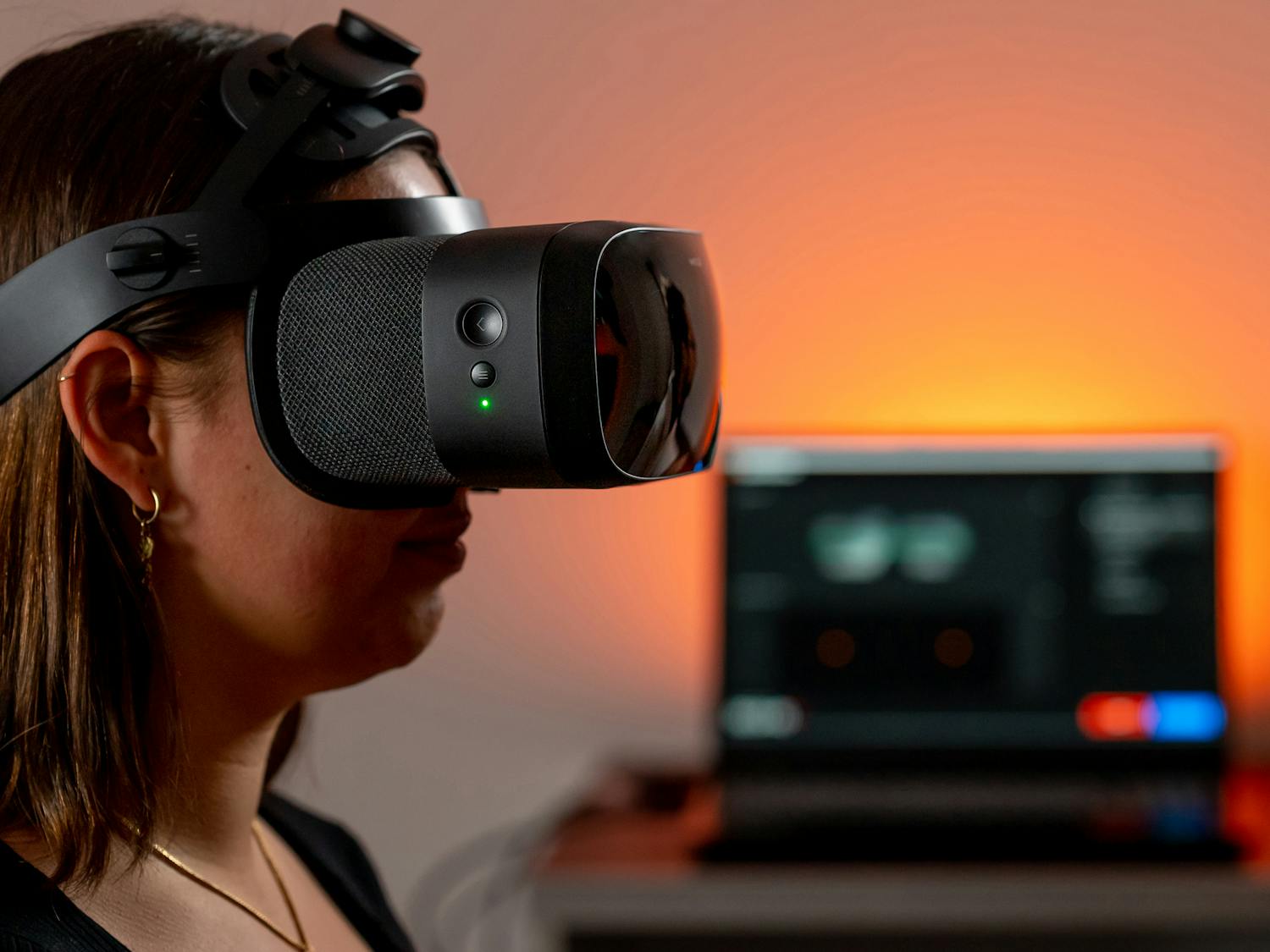 machineMD's new device, neos®, to detect brain disorders using VR