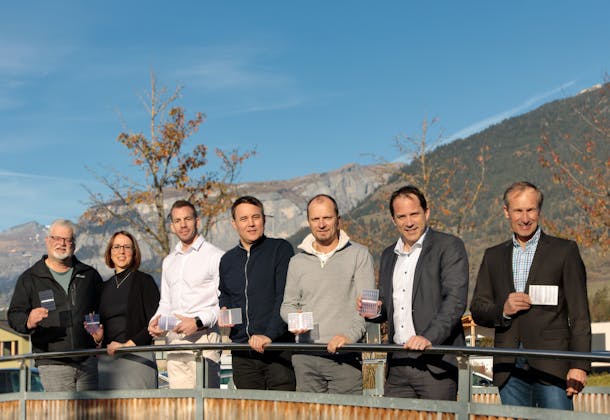 Team picture with employees from Hamilton and from CSEM