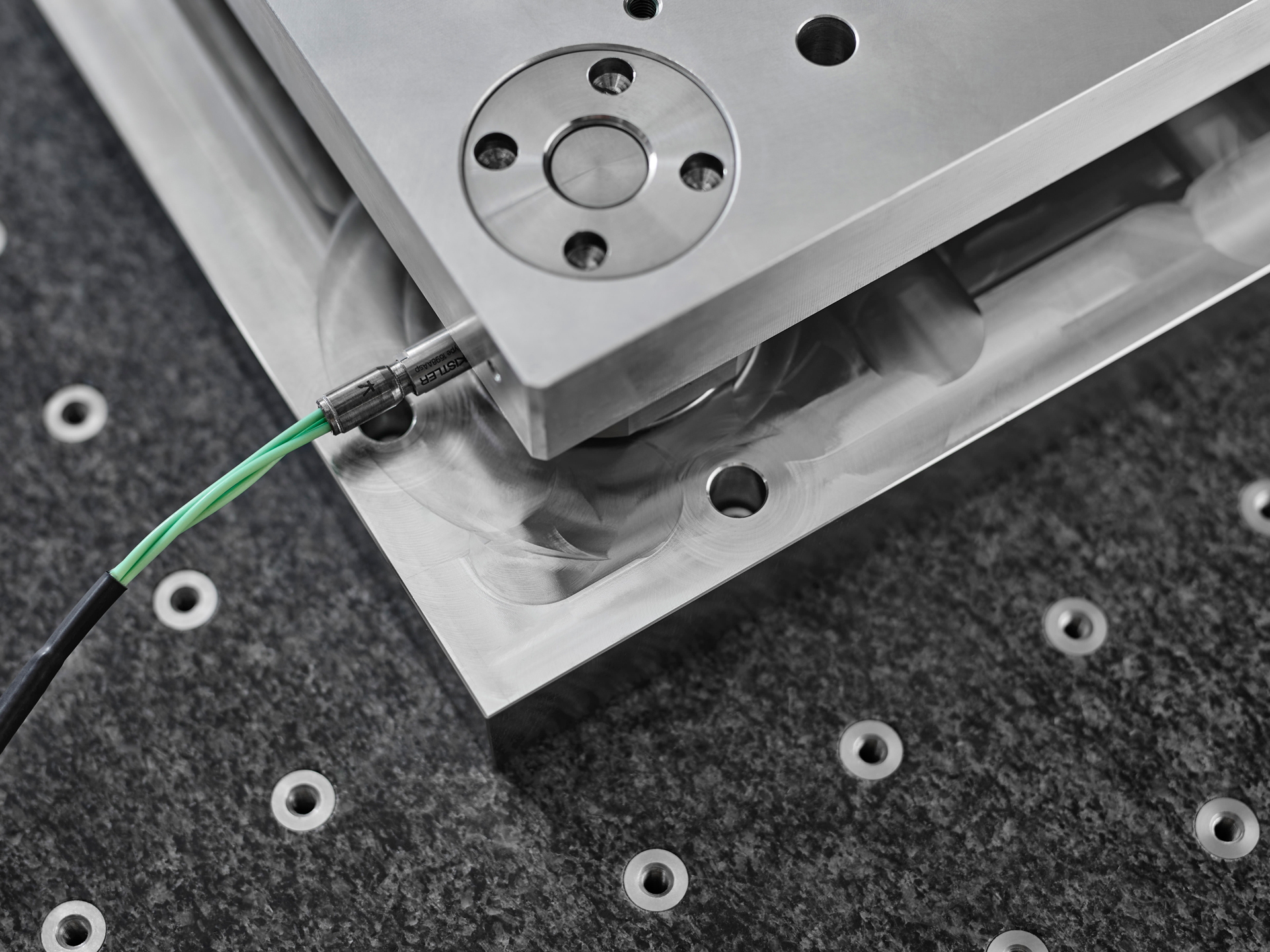 Closeup of corner of multicomponent dynamometer.