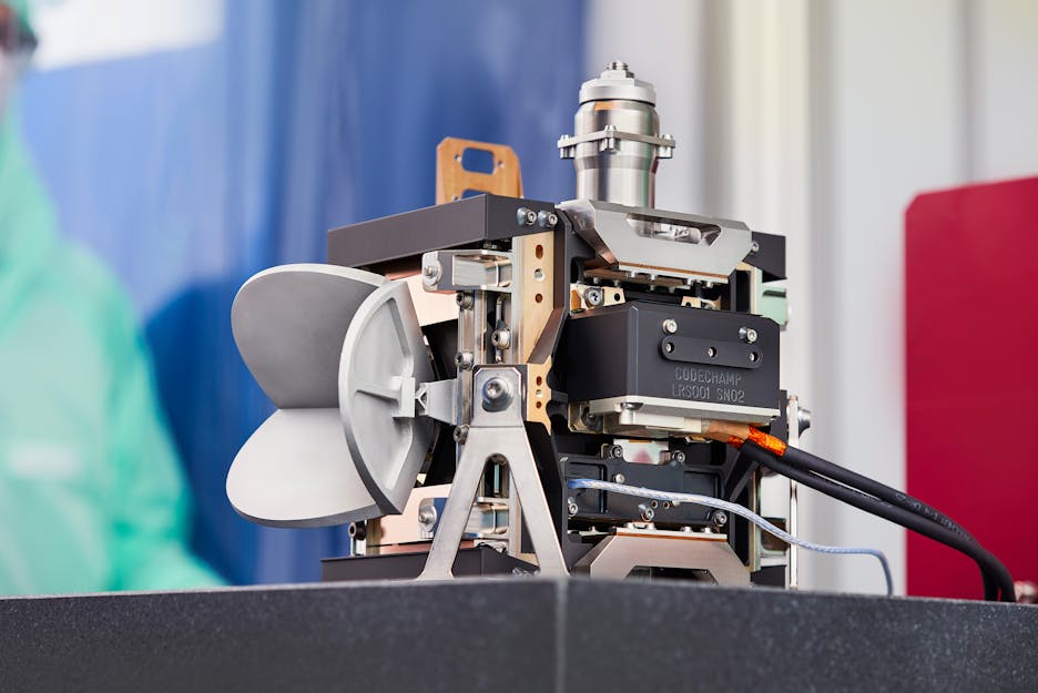 Corner Cube Mechanism