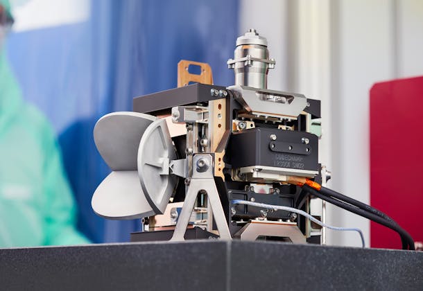 Corner Cube Mechanism