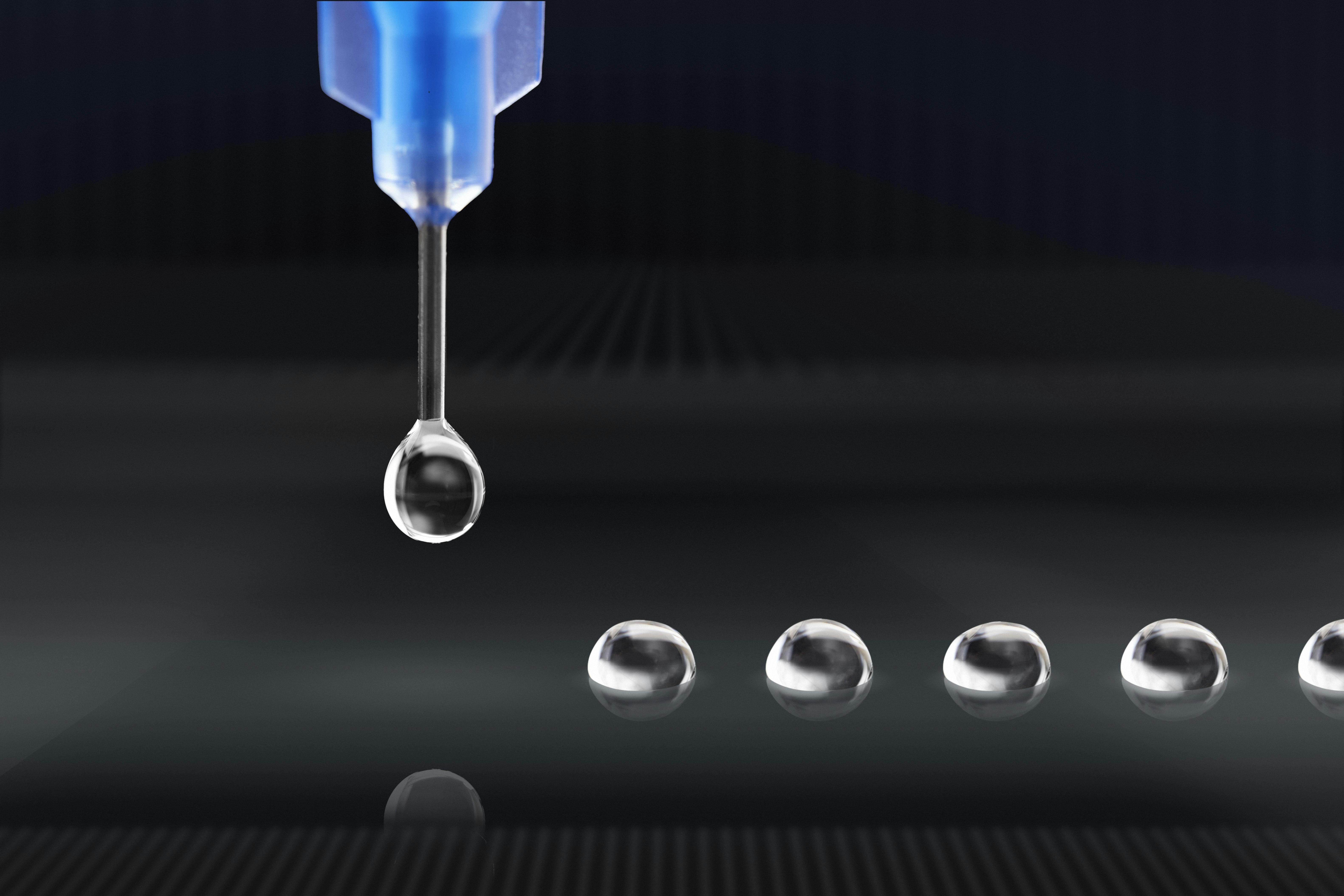 Precision liquid dispensing with closed-loop control 