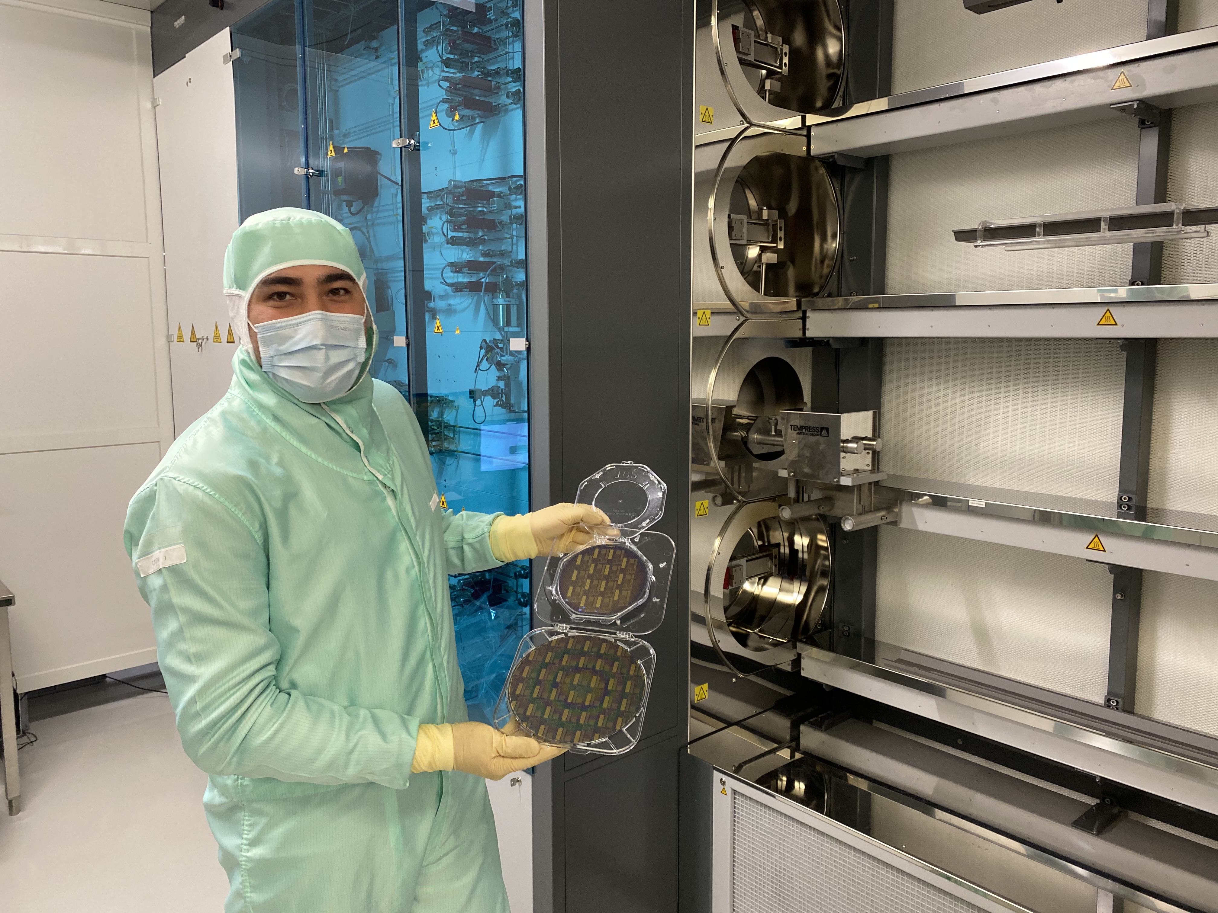 CCRAFT - Hamed in Lab with wafer