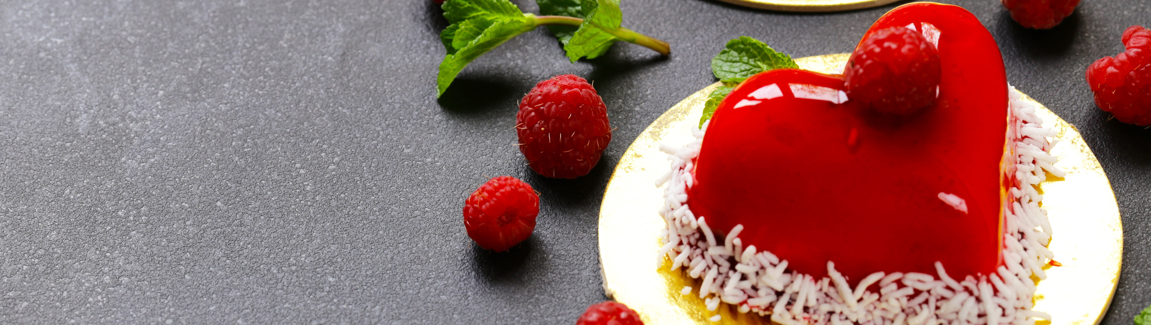 Entremets purée de fruits rouges et mousse de nougat